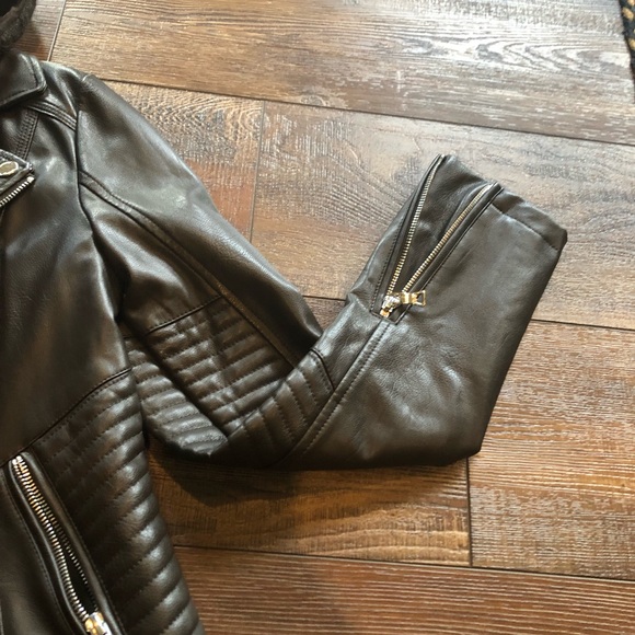 Guess dark brown hooded jacket. Size medium - Picture 7 of 11